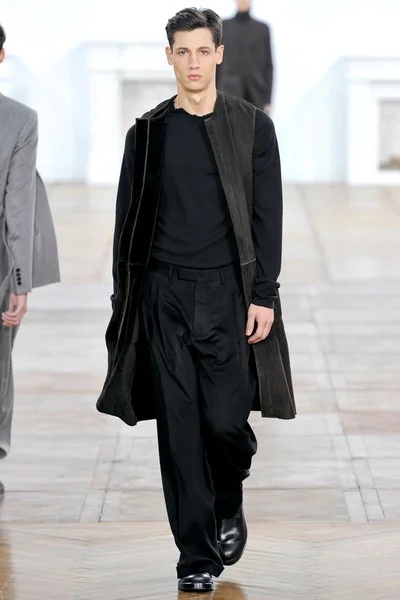 Look 11